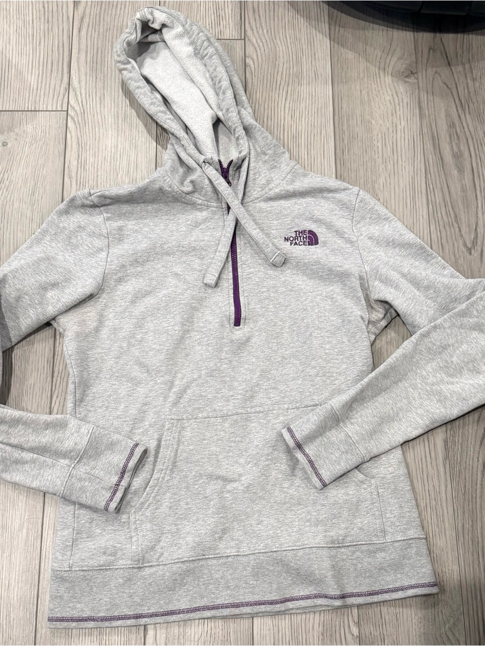 The North Face Women's Light Gray Pullover Hoodie